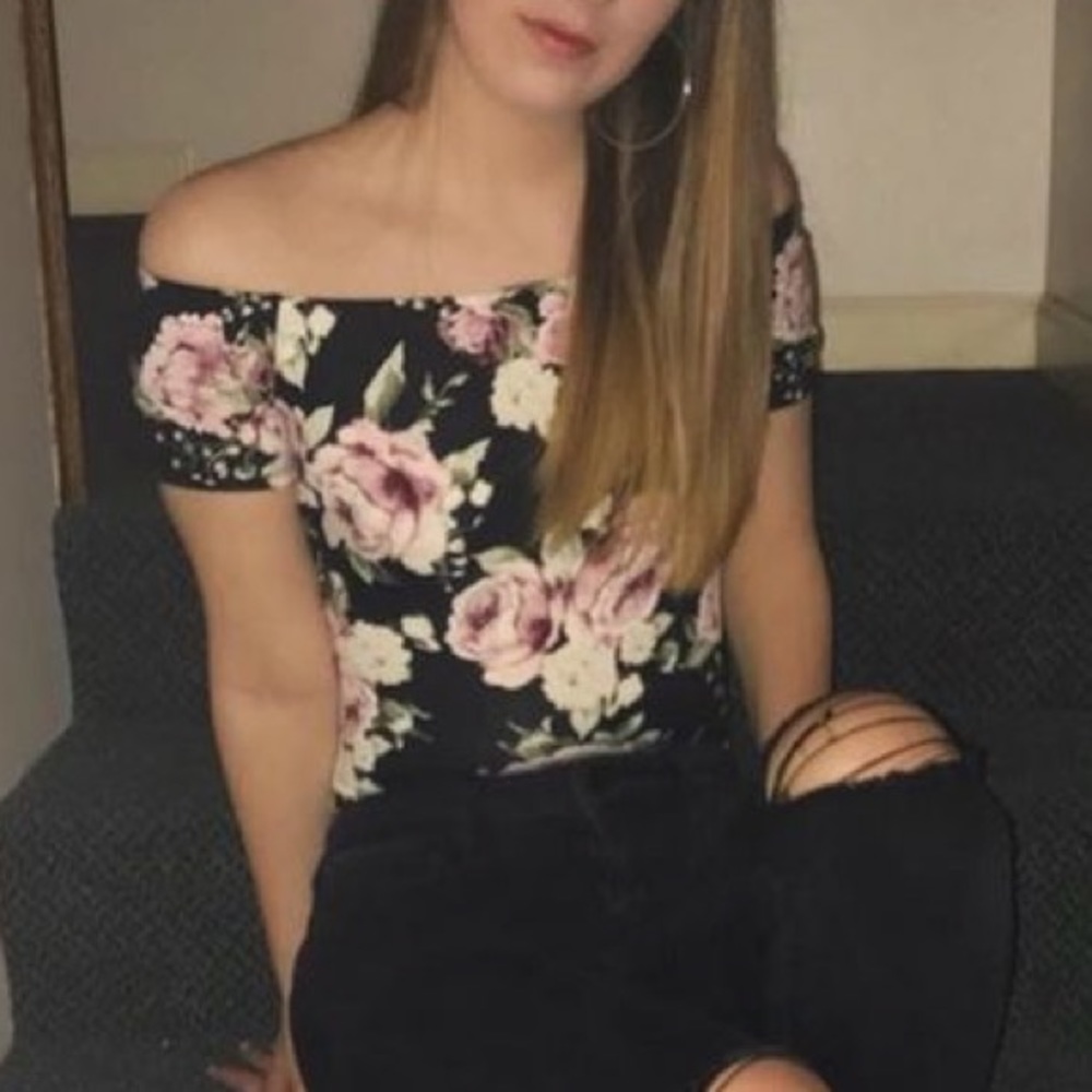 Floral off-the-shoulder bodysuit!